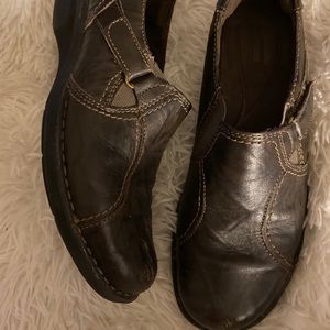 Clarks Women's Cora Poppy Slip/On with belt  - Brown SZ8 Used Good Condition